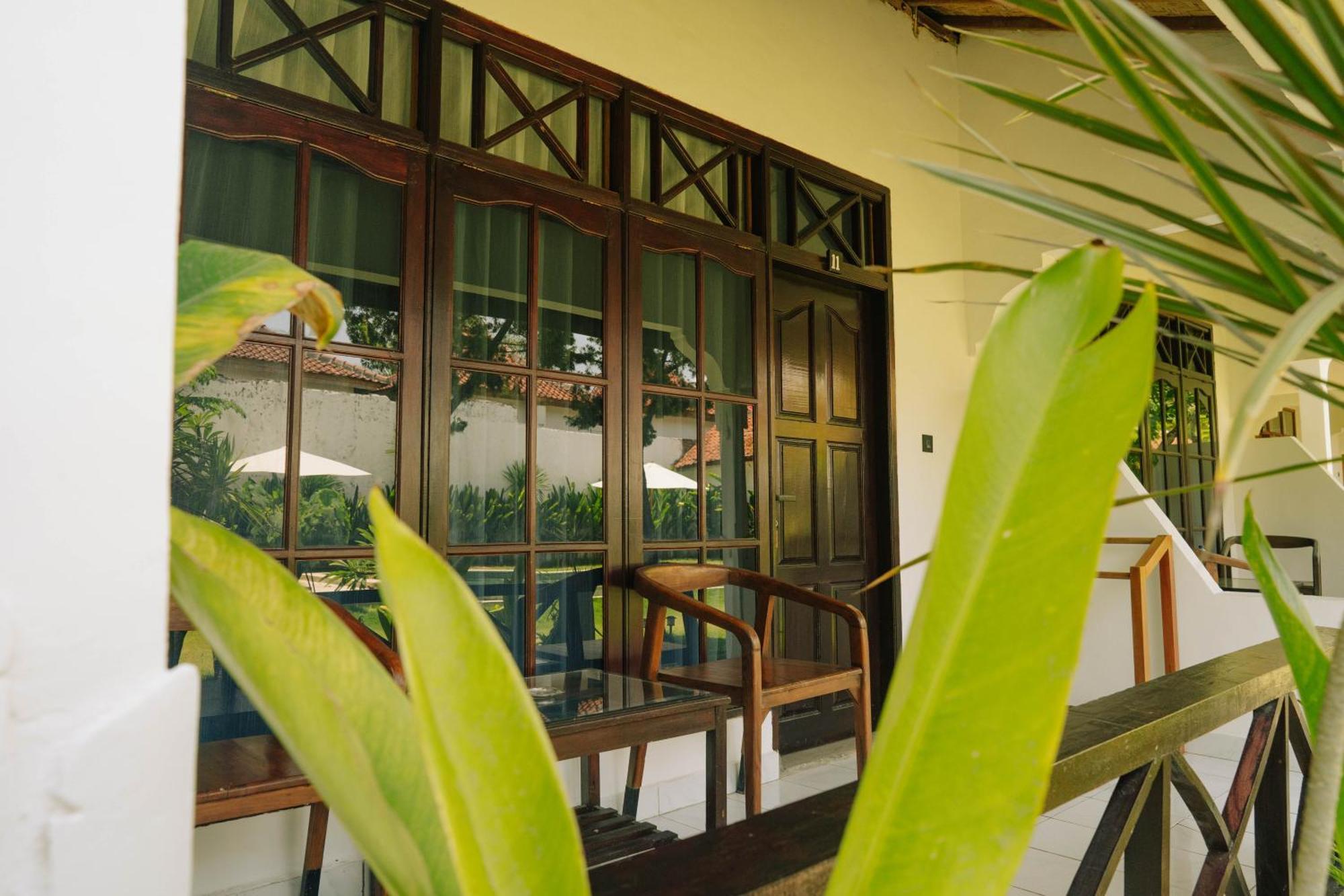 ホテル The Confidential Mandalika Kuta  エクステリア 写真
